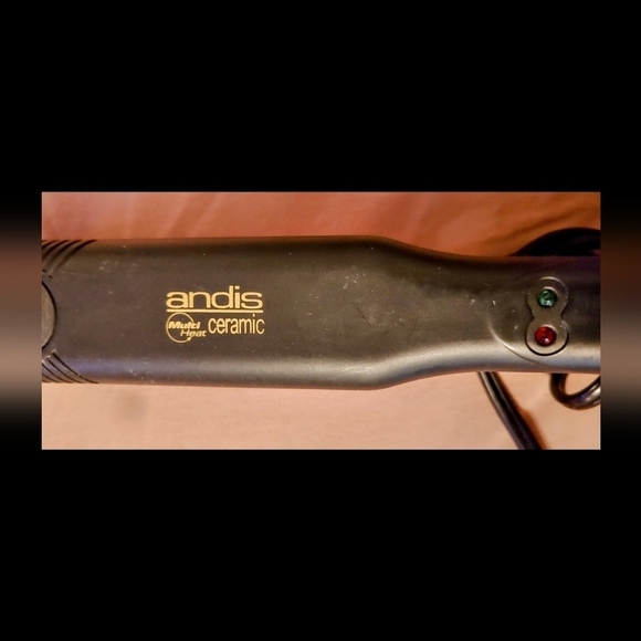 ANDIS HAIR CERAMIC FLAT IRON - Picture 3 of 7